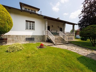Villa in Vendita a Fiano, 298'000€, 290 m², con Box