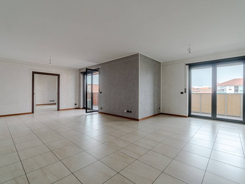 Attico in Vendita a Rivoli, 520'000€, 200 m²