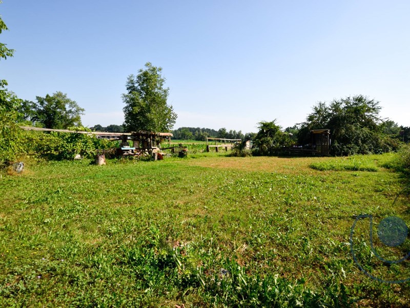 Terreno agricolo in Vendita a Andezeno, 18'000€, 5000 m²