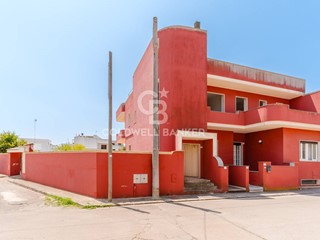 Villa in Vendita a Miggiano, 240'000€, 330 m²