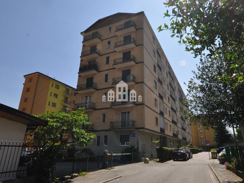 Appartamento in Vendita a Banchette, 65'000€, 105 m²