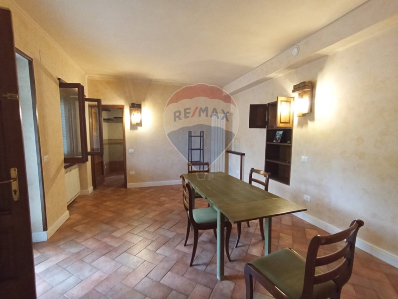 Casa Semi Indipendente in Vendita a Bagni di Lucca, 130'000€, 170 m²