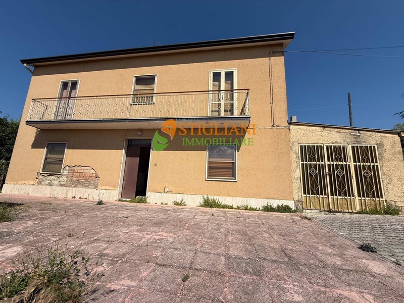 Casa Indipendente in Vendita a Campobasso, 70'000€, 150 m²