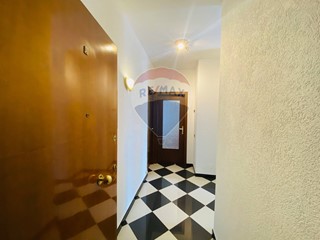 Bilocale in Vendita a Deiva Marina, 125'000€, 83 m²