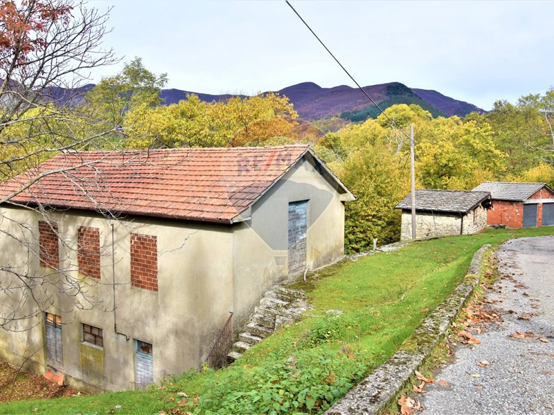 Casa Indipendente in Vendita a Zeri, 75'000€, 130 m²