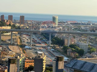 Quadrilocale in Vendita a Genova, 95'000€, 70 m²