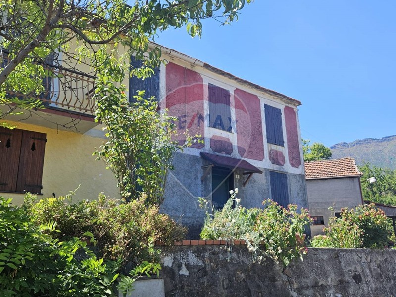 Casa Semi Indipendente in Vendita a San Colombano Certenoli, 69'000€, 125 m²