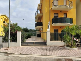 Trilocale in Vendita a Acquaviva Picena, 140'000€, 78 m²