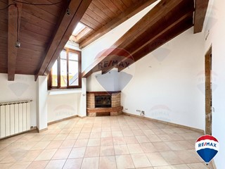 Attico in Vendita a Milano, 275'000€, 100 m²