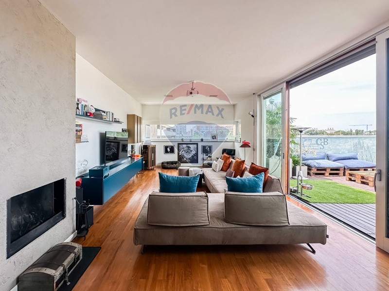 Appartamento in Vendita a Milano, 1'335'000€, 225 m²