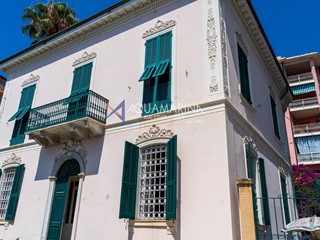 Villa in Vendita a Imperia, 1'350'000€, 700 m²