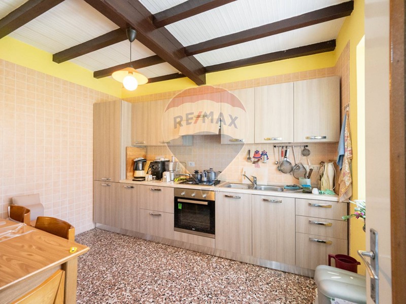 Casa Semi Indipendente in Vendita a Corniglio, 115'000&euro;, 378 m²