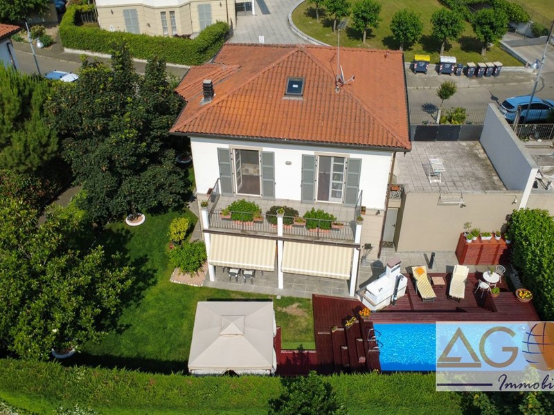 Villa in Vendita a Tortona, 390'000€, 202 m²