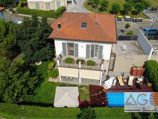 Villa in Vendita a Tortona, 390'000€, 202 m²