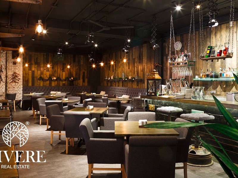 Attività commerciale in Vendita a Roma, 300'000€, 340 m²