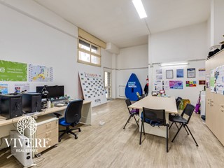 Ufficio in Vendita a Roma, 85'000€, 61 m²