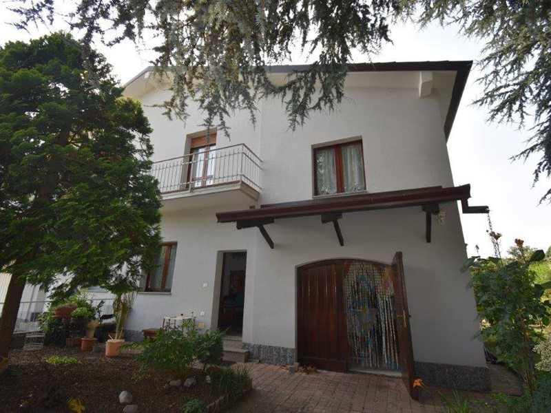 Villetta a schiera in Vendita a Legnano, 320'000€, 120 m²
