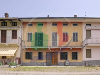 Casa Semi Indipendente in Vendita a Mottalciata, 79'000€, 281 m²