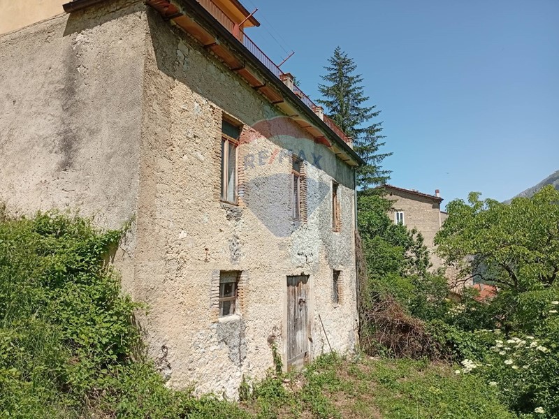 Rustico in Vendita a Scanno, 60'000€, 128 m²