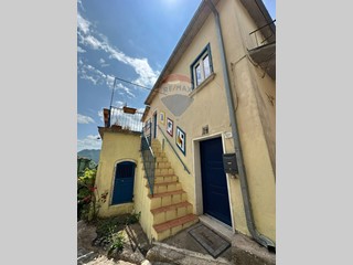 Casa Indipendente in Vendita a Cerro al Volturno, 59'000€, 190 m²