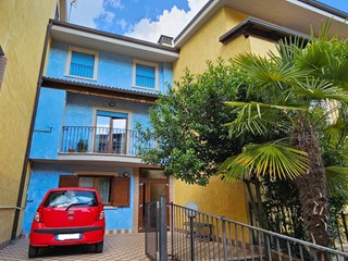 Villetta a schiera in Vendita a L'Aquila, 250'000&euro;, 150 m²