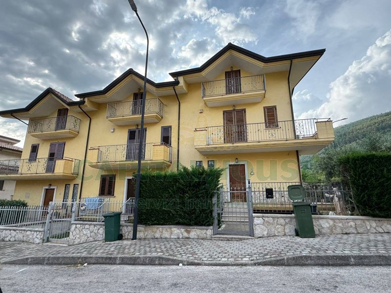 Villetta a schiera in Vendita a Quadrelle, 179'000€, 230 m²