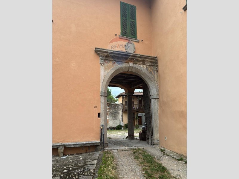 Rustico in Vendita a Gavirate, 25'000€, 200 m²