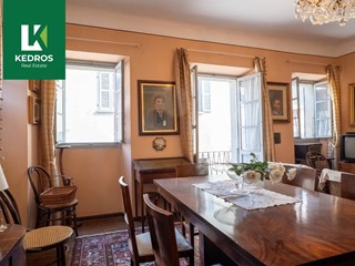 Casa Semi Indipendente in Vendita a Santa Maria Maggiore, 199'000€, 264 m²