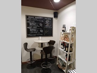 Attività commerciale in Vendita a Novate Mezzola, 30'000€, 65 m²