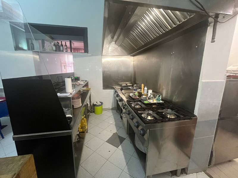 Attività commerciale in Vendita a Pisa, 80'000€, 90 m²