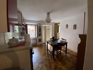 Casa Indipendente in Affitto a Chianni, 650€, 106 m²