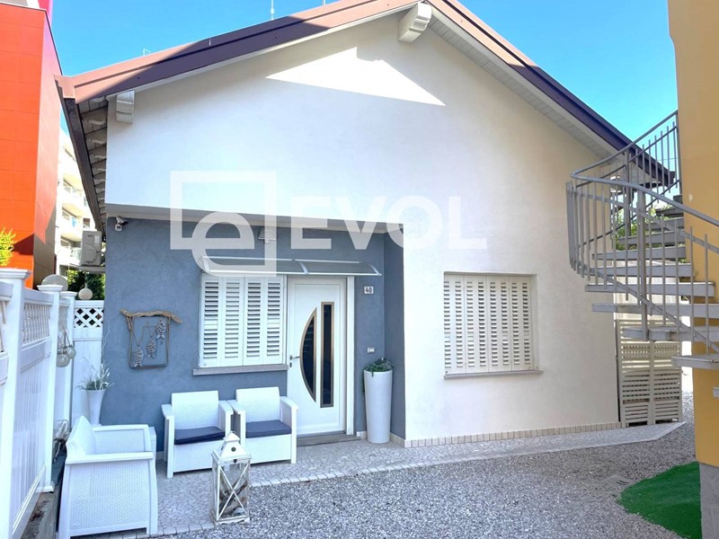 Casa Indipendente in Vendita a Lignano Sabbiadoro, 420'000€, 105 m²