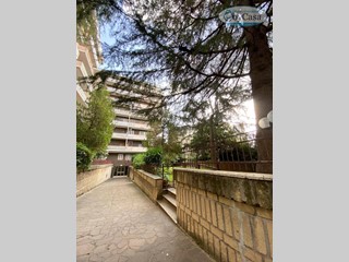 Bilocale in Affitto a Roma, 1'280€, 64 m²