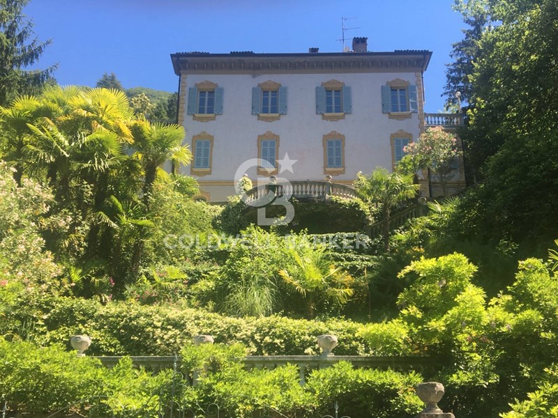 Villa in Vendita a Blevio, 8'000'000€, 1250 m², con Box