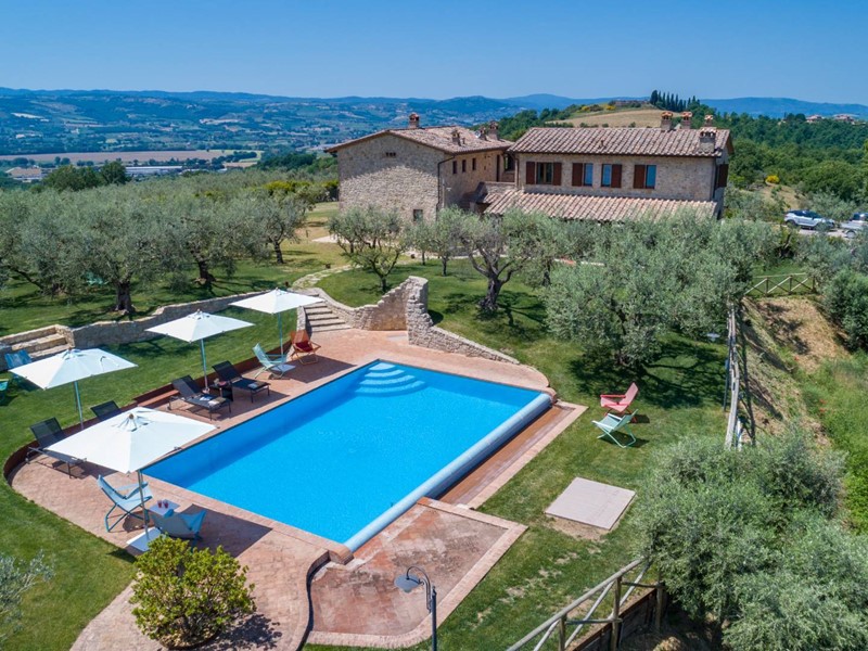 Rustico in Vendita a Collazzone, 1'330'000€, 600 m²