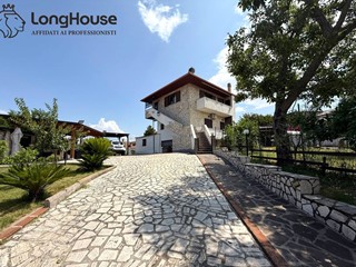 Villa in Vendita a Guidonia Montecelio, 289'000€, 150 m²