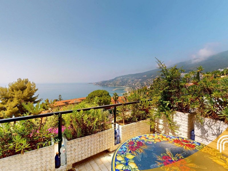 Trilocale in Vendita a Ospedaletti, 255'000€, 70 m²