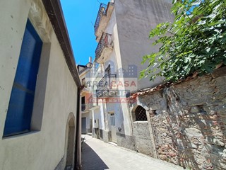 Casa Indipendente in Vendita a Graniti, 29'500€, 80 m²