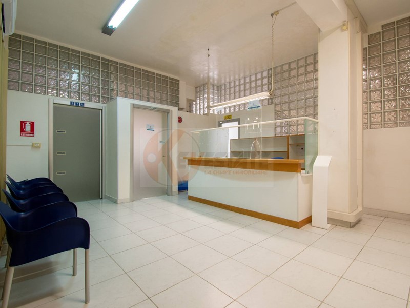 Immobile commerciale in Vendita a Porto Torres, 125'000€, 153 m²