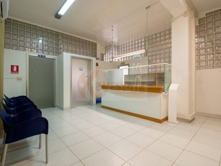 Immobile commerciale in Vendita a Porto Torres, 125'000€, 153 m²