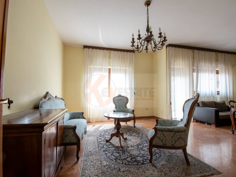 Appartamento in Vendita a Sassari, 210'000€, 163 m²