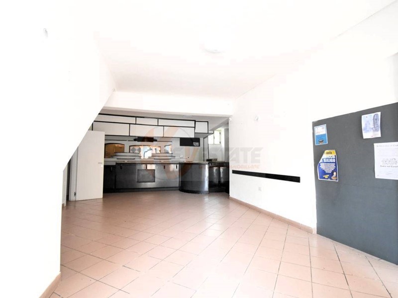 Immobile commerciale in Vendita a Siligo, 33'000&euro;, 83 m²