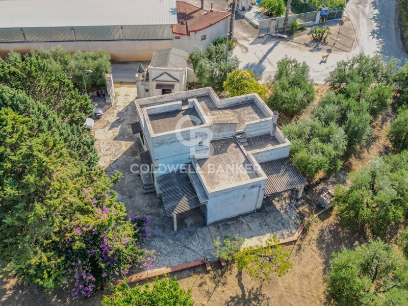 Villa in Vendita a Andria, 279'000€, 515 m²