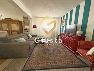 Appartamento in Vendita a Brindisi, 64'000€, 190 m²