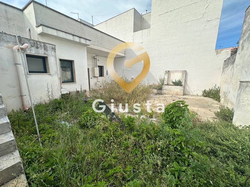 Casa Indipendente in Vendita a Torchiarolo, 54'000€, 125 m²