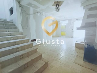 Casa Indipendente in Vendita a Latiano, 120'000€, 97 m²