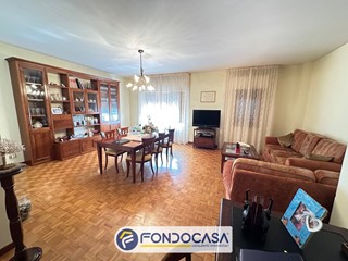 Villetta a schiera in Vendita a Maltignano, 208'000€, 247 m²