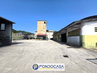 Attività commerciale in Vendita a Ascoli Piceno, 240'000€, 1500 m²