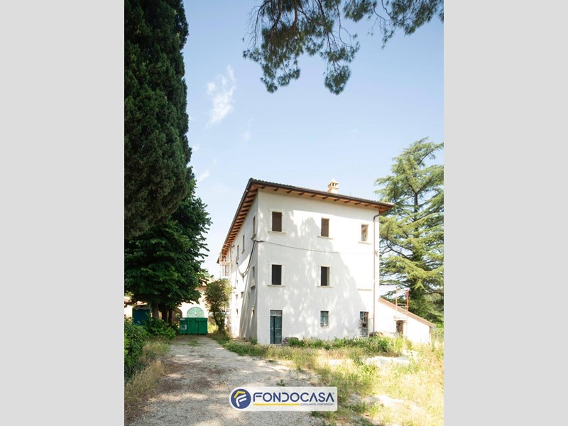 Casa Indipendente in Vendita a Ascoli Piceno, 790'000€, 950 m²