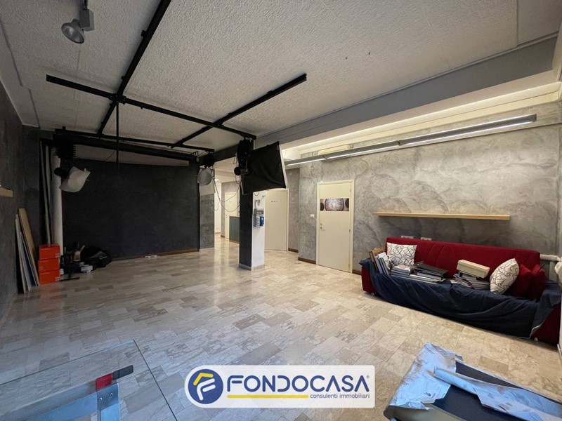 Ufficio in Vendita a Ascoli Piceno, 125'000€, 212 m²